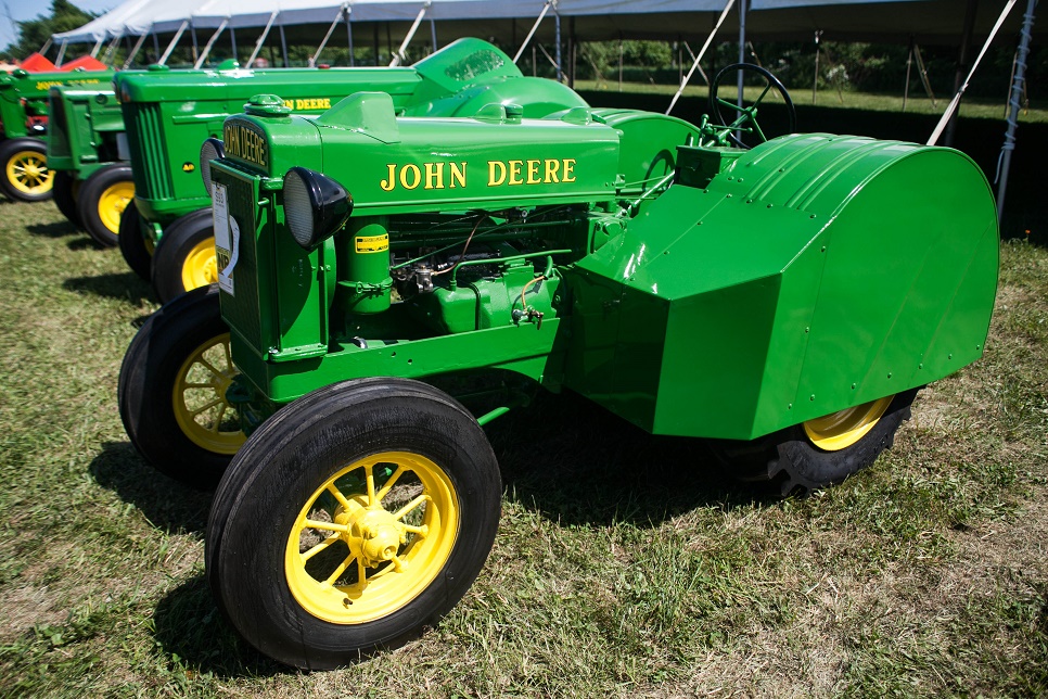 RG. John Deere AO Unstyled different headlights