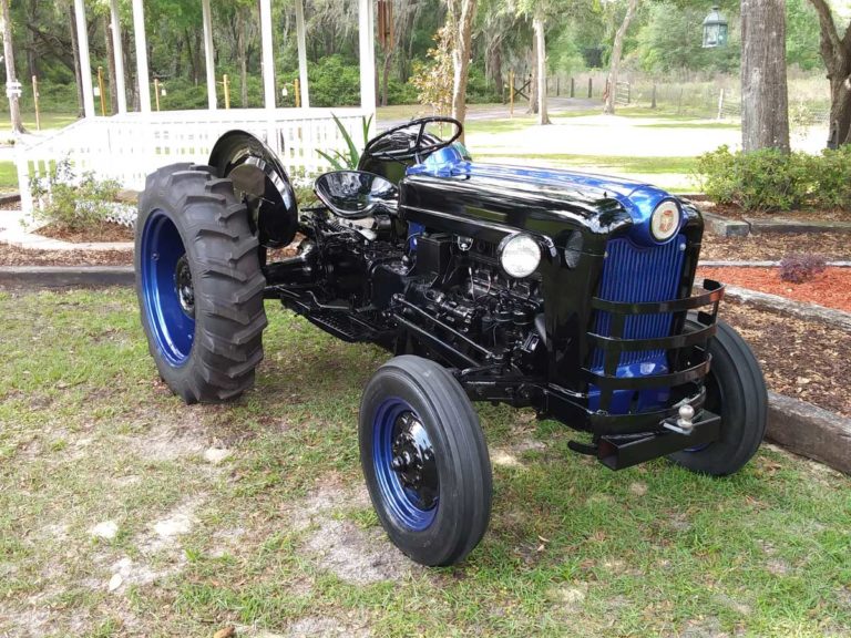 ford-641-wearing-law-enforcement-colors