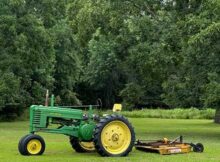 John Deere B