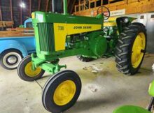 John Deere 730